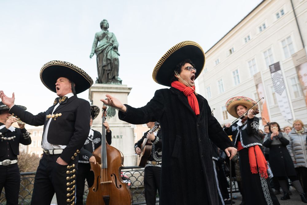 Los Mariachis Negros